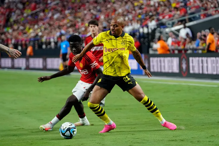 Manchester United thua trận thứ 3 liên tiếp - Ảnh 2. Manchester United thua trận thứ 3 liên tiếp - Ảnh 2.