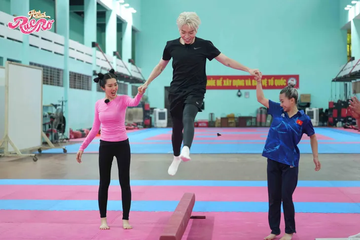 Hành trình rực rỡ: Đức Phúc gia nhập hội chơi dơ, Dương Lâm flexing cử tạ, bức xúc vì bị phũ - Ảnh 3. Hành trình rực rỡ: Đức Phúc gia nhập hội chơi dơ, Dương Lâm flexing cử tạ, bức xúc vì bị phũ - Ảnh 3.