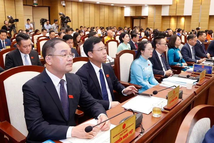 HĐND TP Hà Nội thông qua nhiều Nghị quyết quan trọng, thúc đẩy phát triển kinh tế - xã hội - Ảnh 1. HĐND TP Hà Nội thông qua nhiều Nghị quyết quan trọng, thúc đẩy phát triển kinh tế - xã hội - Ảnh 1.