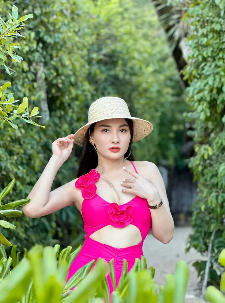 Hoa hậu Thùy Tiên học diễn xuất từ NSND Lê Khanh, HHen Niê đăng ảnh bên trai lại - Ảnh 4. Hoa hậu Thùy Tiên học diễn xuất từ NSND Lê Khanh, HHen Niê đăng ảnh bên trai lại - Ảnh 4.