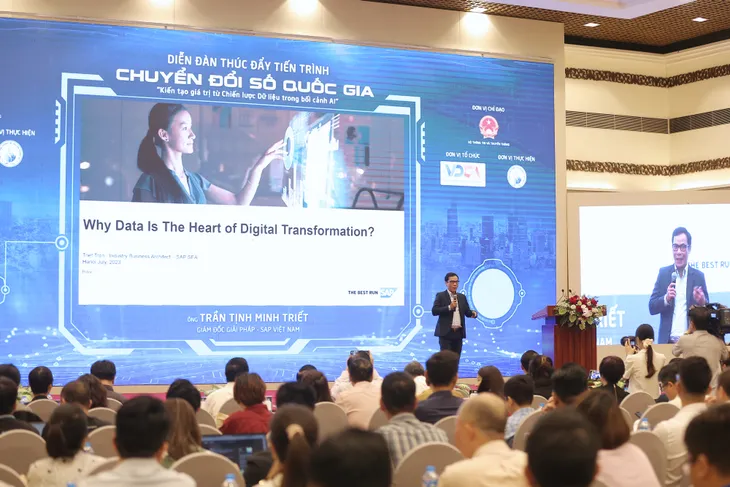 Thúc đẩy tiến trình chuyển đổi số trong bối cảnh AI: Không phải là câu chuyện của riêng một đơn vị nào - Ảnh 4. Thúc đẩy tiến trình chuyển đổi số trong bối cảnh AI: Không phải là câu chuyện của riêng một đơn vị nào - Ảnh 4.