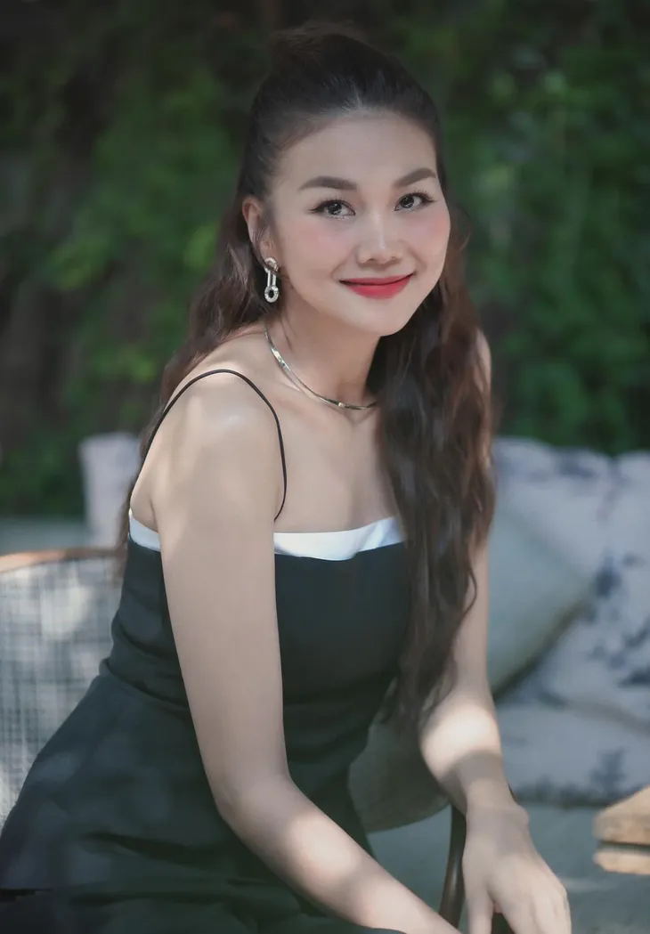 Hoa hậu Thùy Tiên học diễn xuất từ NSND Lê Khanh, HHen Niê đăng ảnh bên trai lại - Ảnh 6. Hoa hậu Thùy Tiên học diễn xuất từ NSND Lê Khanh, HHen Niê đăng ảnh bên trai lại - Ảnh 6.