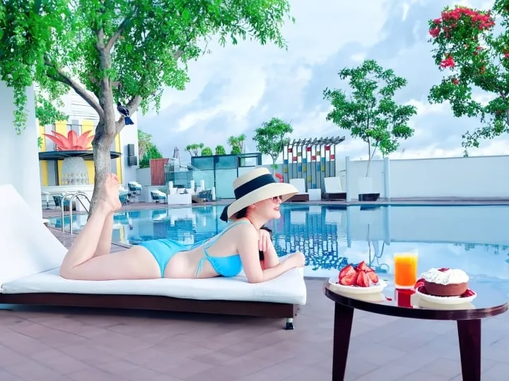 Hoa hậu Thùy Tiên học diễn xuất từ NSND Lê Khanh, HHen Niê đăng ảnh bên trai lại - Ảnh 5. Hoa hậu Thùy Tiên học diễn xuất từ NSND Lê Khanh, HHen Niê đăng ảnh bên trai lại - Ảnh 5.