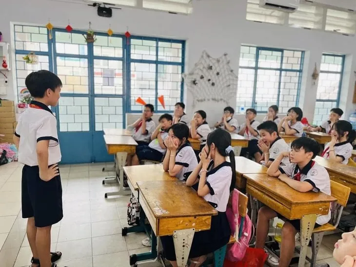 TP Hồ Chí Minh: Thêm một trường bắt đầu vào học lúc 8h từ năm học mới - Ảnh 2. TP Hồ Chí Minh: Thêm một trường bắt đầu vào học lúc 8h từ năm học mới - Ảnh 2.