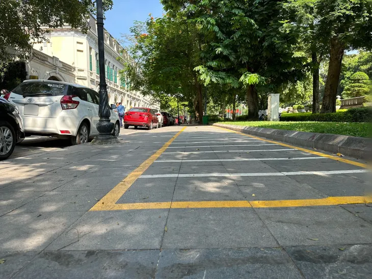 Dự án trạm xe đạp công cộng vắng bóng trên đường phố Hà Nội - Ảnh 1.