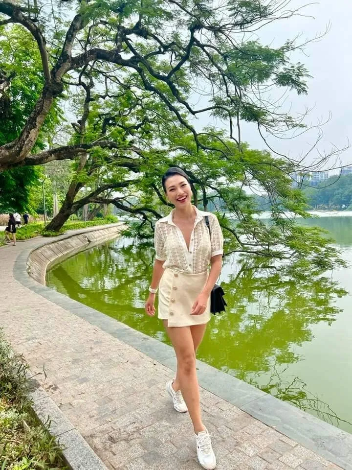 Hồng Nhung hội ngộ Đoan Trang tại Pháp, Gái nhảy Minh Thư trẻ trung bên con gái - Ảnh 5. Hồng Nhung hội ngộ Đoan Trang tại Pháp, Gái nhảy Minh Thư trẻ trung bên con gái - Ảnh 5.