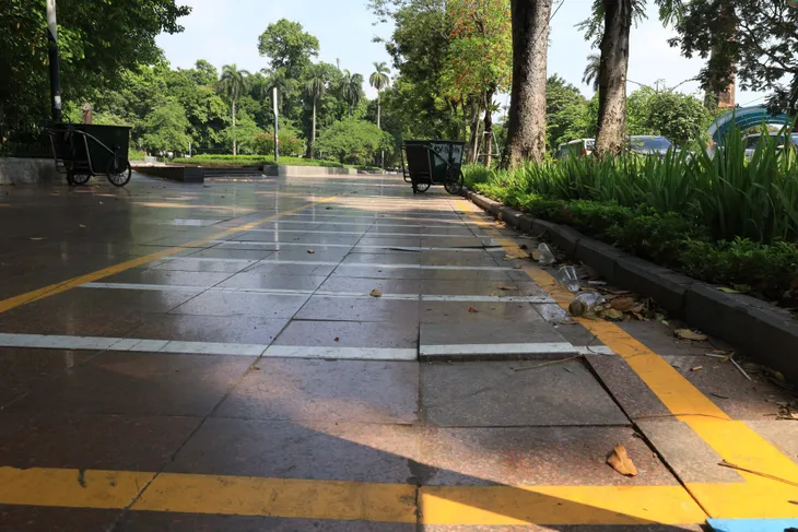 Dự án trạm xe đạp công cộng vắng bóng trên đường phố Hà Nội - Ảnh 4.