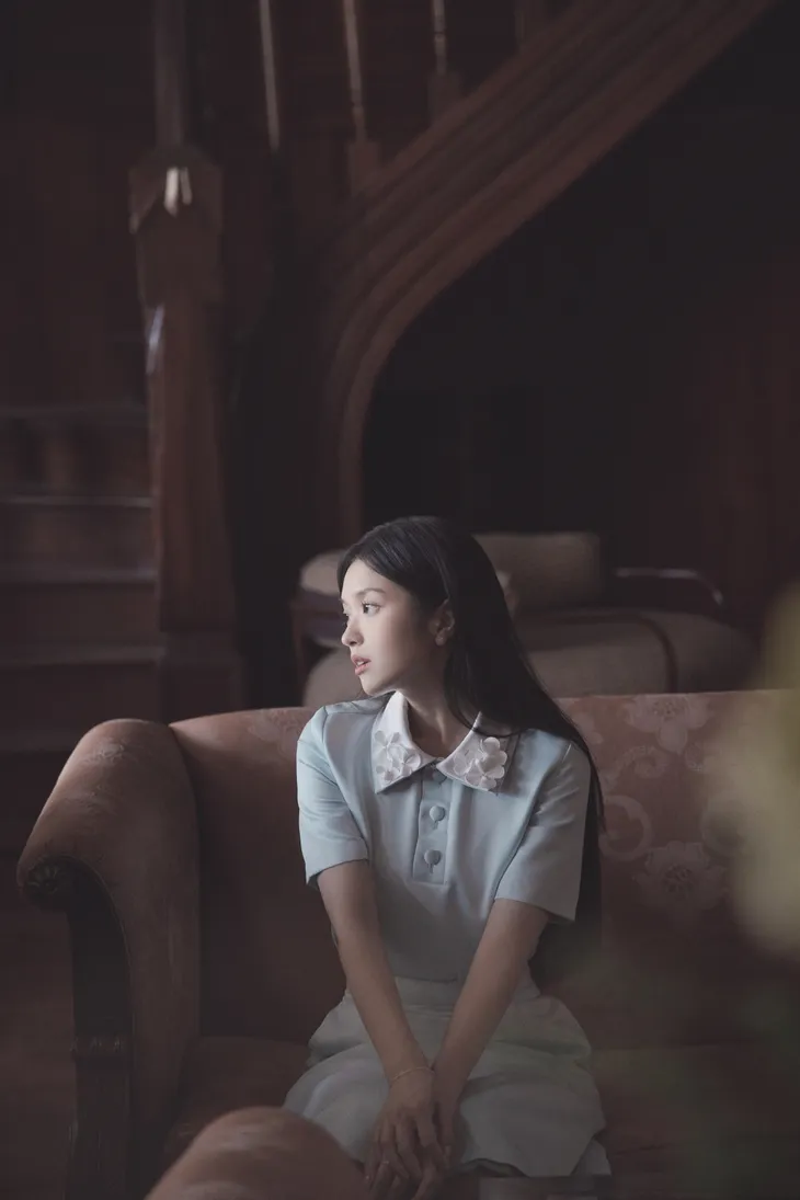 Suni Hạ Linh trở lại với Single Sự mập Mờ, tung teaser đa ngôn ngữ - Ảnh 1.