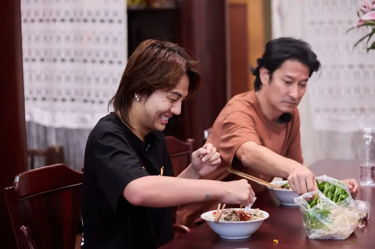 Sao phim Nhà bà Nữ đến Đệ nhất mưu sinh bị mắng vì mượn tiền mua phở - Ảnh 6. Sao phim Nhà bà Nữ đến Đệ nhất mưu sinh bị mắng vì mượn tiền mua phở - Ảnh 6.