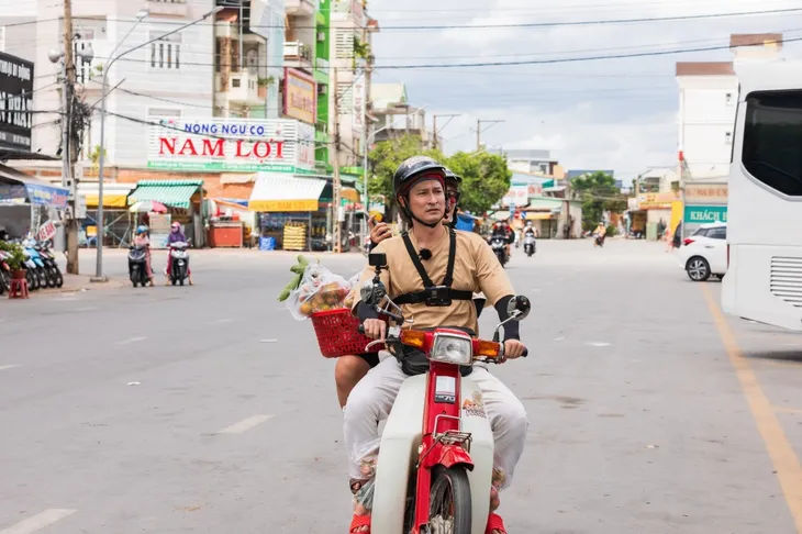 Sao phim Nhà bà Nữ đến Đệ nhất mưu sinh bị mắng vì mượn tiền mua phở - Ảnh 1. Sao phim Nhà bà Nữ đến Đệ nhất mưu sinh bị mắng vì mượn tiền mua phở - Ảnh 1.
