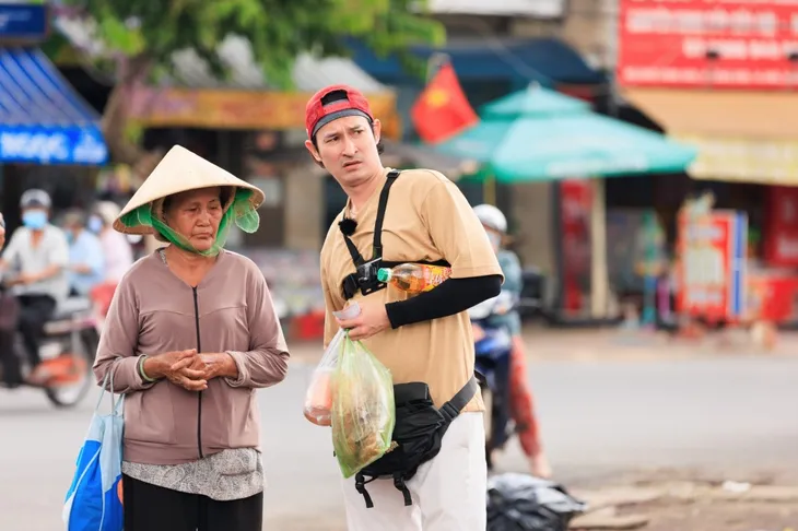 Sao phim Nhà bà Nữ đến Đệ nhất mưu sinh bị mắng vì mượn tiền mua phở - Ảnh 2. Sao phim Nhà bà Nữ đến Đệ nhất mưu sinh bị mắng vì mượn tiền mua phở - Ảnh 2.