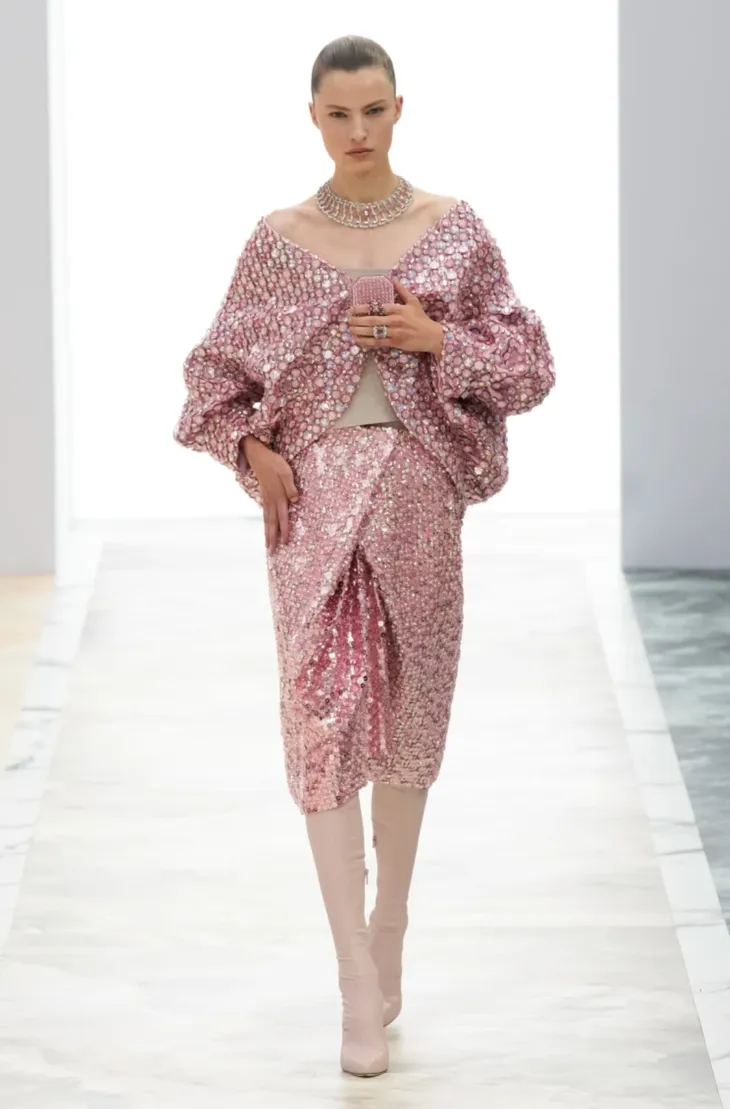 Fendi mang dòng sản phẩm thời trang cao cấp đương đại đến Paris - Ảnh 13. Fendi mang dòng sản phẩm thời trang cao cấp đương đại đến Paris - Ảnh 13.