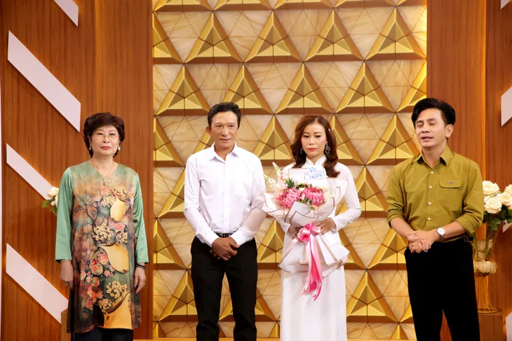 Thuận Vợ Thuận Chồng - Tập 1: Ca sĩ phòng trà kể về quá khứ đau buồn nổ bình gas phòng trọ - Ảnh 3. Thuận Vợ Thuận Chồng - Tập 1: Ca sĩ phòng trà kể về quá khứ đau buồn nổ bình gas phòng trọ - Ảnh 3.