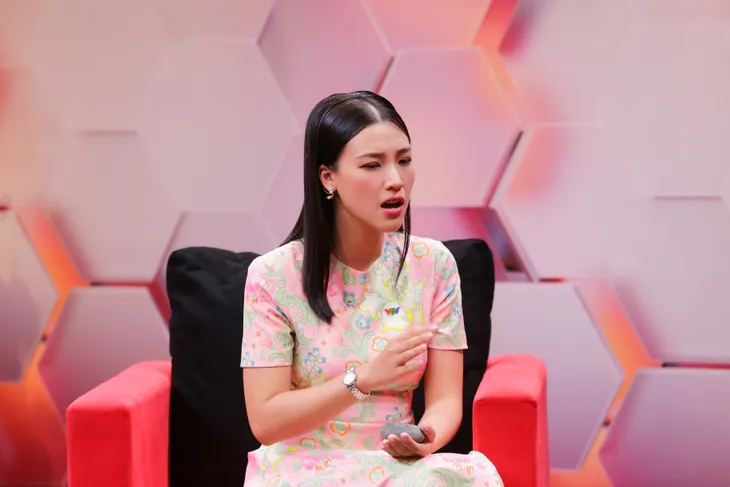 Điều Con Muốn Nói - Tập 1: Á hậu Hoàng Oanh thừa nhận làm mẹ đơn thân không hề dễ dàng - Ảnh 3. Điều Con Muốn Nói - Tập 1: Á hậu Hoàng Oanh thừa nhận làm mẹ đơn thân không hề dễ dàng - Ảnh 3.