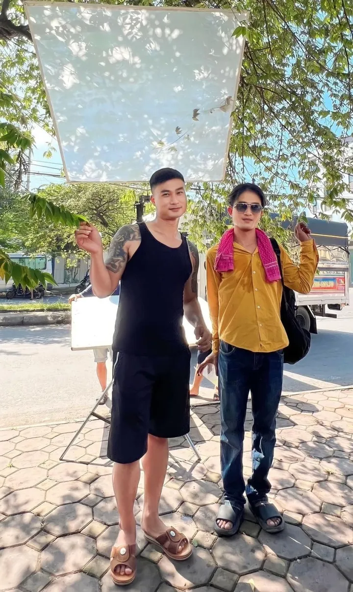 Hậu trường đáng yêu của dàn diễn viên Làng trong phố - Ảnh 5. Hậu trường đáng yêu của dàn diễn viên Làng trong phố - Ảnh 5.