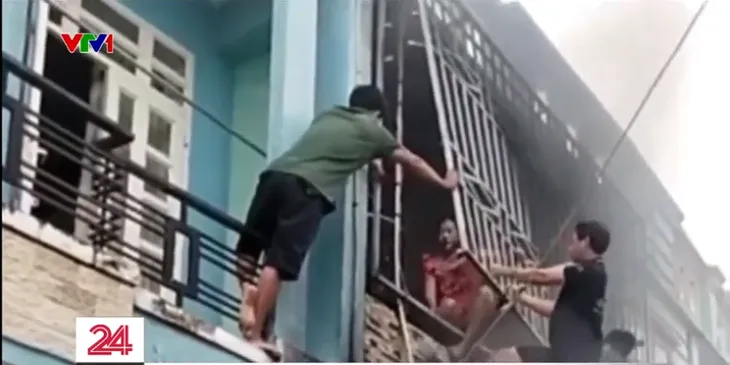 Hiểm họa rình rập từ những căn nhà không lối thoát hiểm - Ảnh 3. Hiểm họa rình rập từ những căn nhà không lối thoát hiểm - Ảnh 3.