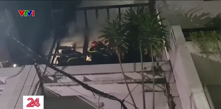 Hiểm họa rình rập từ những căn nhà không lối thoát hiểm - Ảnh 5. Hiểm họa rình rập từ những căn nhà không lối thoát hiểm - Ảnh 5.