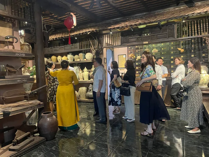 Doanh nghiệp, bệnh viện tại TP Hồ Chí Minh bắt tay làm du lịch y tế - Ảnh 3. Doanh nghiệp, bệnh viện tại TP Hồ Chí Minh bắt tay làm du lịch y tế - Ảnh 3.
