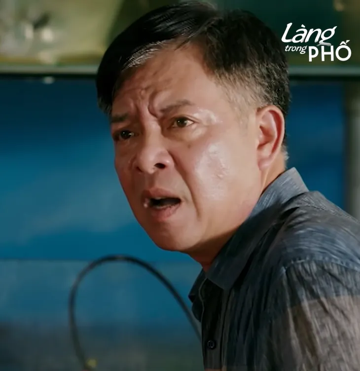 Làng trong phố - Tập 9: Lệ gạ Hiếu về làm chung trả lương hậu hĩnh - Ảnh 2. Làng trong phố - Tập 9: Lệ gạ Hiếu về làm chung trả lương hậu hĩnh - Ảnh 2.