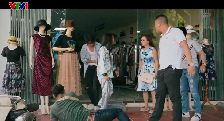 Làng trong phố - Tập 9: Giận vợ, Hiếu đi làm bảo kê cho Lệ? - Ảnh 3. Làng trong phố - Tập 9: Giận vợ, Hiếu đi làm bảo kê cho Lệ? - Ảnh 3.