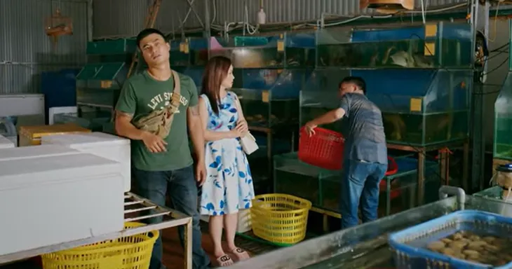 Làng trong phố - Tập 9: Lệ gạ Hiếu về làm chung trả lương hậu hĩnh - Ảnh 3. Làng trong phố - Tập 9: Lệ gạ Hiếu về làm chung trả lương hậu hĩnh - Ảnh 3.