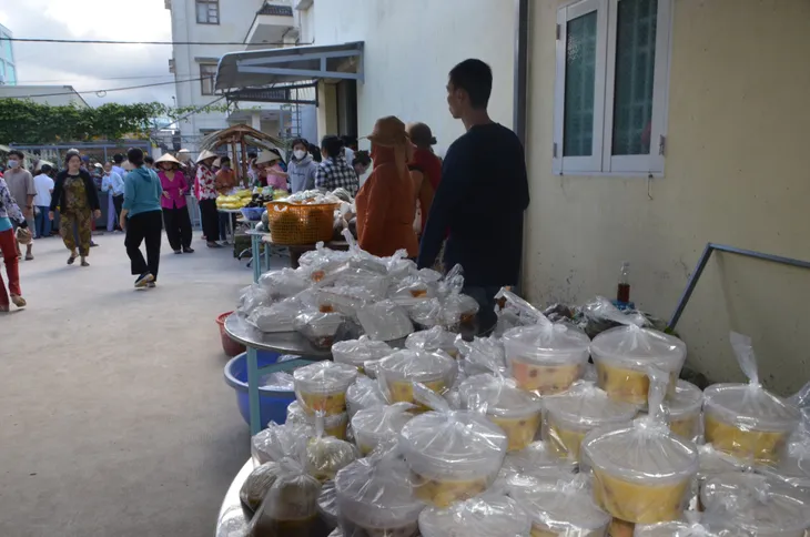 Độc đáo phiên chợ dùng lá cây thay tiền ở Bạc Liêu - Ảnh 1. Độc đáo phiên chợ dùng lá cây thay tiền ở Bạc Liêu - Ảnh 1.