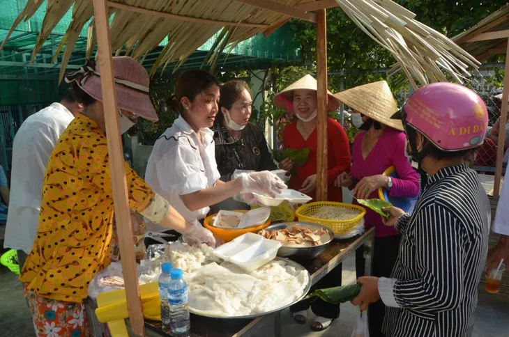 Độc đáo phiên chợ dùng lá cây thay tiền ở Bạc Liêu - Ảnh 3. Độc đáo phiên chợ dùng lá cây thay tiền ở Bạc Liêu - Ảnh 3.