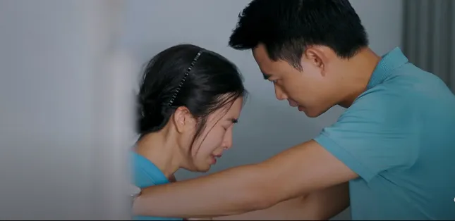 Làng trong phố - Tập 10: Hoài bị cưỡng hiếp ngay tại nơi làm việc - Ảnh 4. Làng trong phố - Tập 10: Hoài bị cưỡng hiếp ngay tại nơi làm việc - Ảnh 4.
