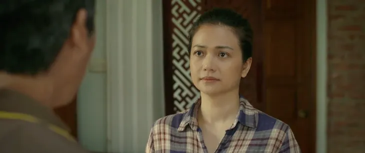 Gia đình mình vui bất thình lình - Tập 46: Công cay xè mắt ôm Phương lần cuối, nỗi khổ này ai hiểu thấu! - Ảnh 11. Gia đình mình vui bất thình lình - Tập 46: Công cay xè mắt ôm Phương lần cuối, nỗi khổ này ai hiểu thấu! - Ảnh 11.
