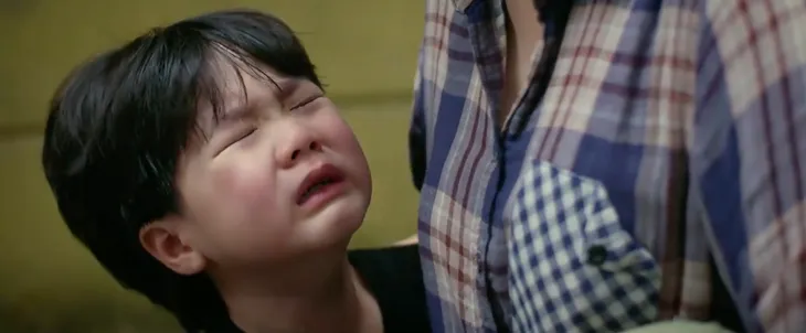 Gia đình mình vui bất thình lình - Tập 46: Công cay xè mắt ôm Phương lần cuối, nỗi khổ này ai hiểu thấu! - Ảnh 16. Gia đình mình vui bất thình lình - Tập 46: Công cay xè mắt ôm Phương lần cuối, nỗi khổ này ai hiểu thấu! - Ảnh 16.