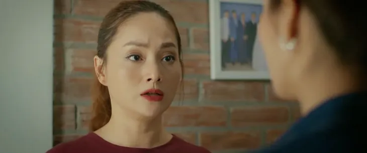 Gia đình mình vui bất thình lình - Tập 46: Công cay xè mắt ôm Phương lần cuối, nỗi khổ này ai hiểu thấu! - Ảnh 22. Gia đình mình vui bất thình lình - Tập 46: Công cay xè mắt ôm Phương lần cuối, nỗi khổ này ai hiểu thấu! - Ảnh 22.