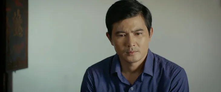 Gia đình mình vui bất thình lình - Tập 46: Công cay xè mắt ôm Phương lần cuối, nỗi khổ này ai hiểu thấu! - Ảnh 31. Gia đình mình vui bất thình lình - Tập 46: Công cay xè mắt ôm Phương lần cuối, nỗi khổ này ai hiểu thấu! - Ảnh 31.