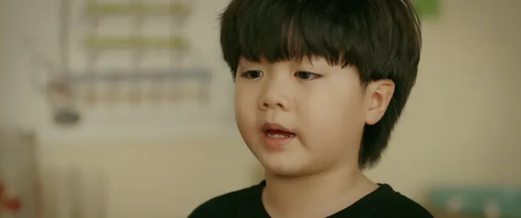 Gia đình mình vui bất thình lình - Tập 46: Công cay xè mắt ôm Phương lần cuối, nỗi khổ này ai hiểu thấu! - Ảnh 5. Gia đình mình vui bất thình lình - Tập 46: Công cay xè mắt ôm Phương lần cuối, nỗi khổ này ai hiểu thấu! - Ảnh 5.