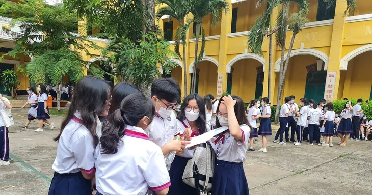 Sở Giáo dục và Đào tạo TP Hồ Chí Minh đề xuất tiếp tục hỗ trợ học phí năm học mới - Ảnh 1. Sở Giáo dục và Đào tạo TP Hồ Chí Minh đề xuất tiếp tục hỗ trợ học phí năm học mới - Ảnh 1.