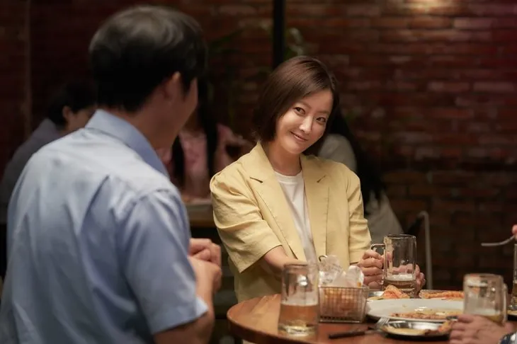 Kim Hee Sun trở lại màn bạc sau 10 năm - Ảnh 1. Kim Hee Sun trở lại màn bạc sau 10 năm - Ảnh 1.