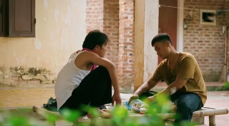 Làng trong phố - Tập 10: Hoài bị cưỡng hiếp ngay tại nơi làm việc - Ảnh 1. Làng trong phố - Tập 10: Hoài bị cưỡng hiếp ngay tại nơi làm việc - Ảnh 1.