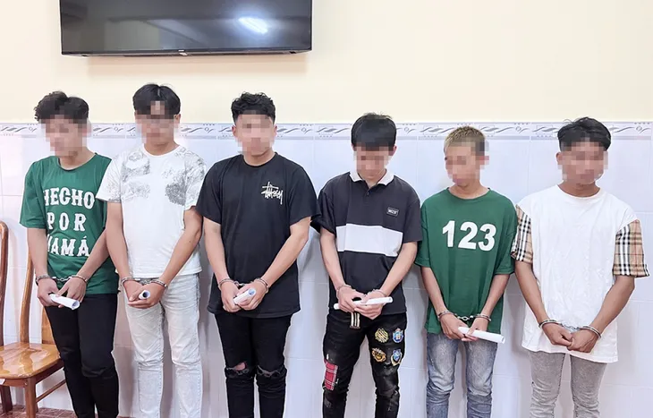 An Giang: Khởi tố, bắt tạm giam nhóm thanh niên giết người và gây rối trật tự công cộng - Ảnh 1. An Giang: Khởi tố, bắt tạm giam nhóm thanh niên giết người và gây rối trật tự công cộng - Ảnh 1.