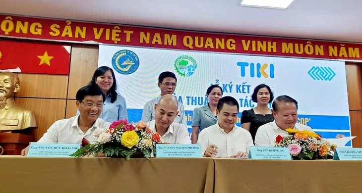 Nhiều sản phẩm OCOP sẽ lên sàn thương mại điện tử - Ảnh 1. Nhiều sản phẩm OCOP sẽ lên sàn thương mại điện tử - Ảnh 1.