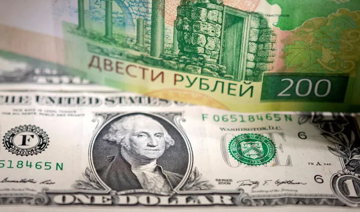 Đồng Ruble trượt giá không đe dọa ổn định kinh tế Nga - Ảnh 1. Đồng Ruble trượt giá không đe dọa ổn định kinh tế Nga - Ảnh 1.