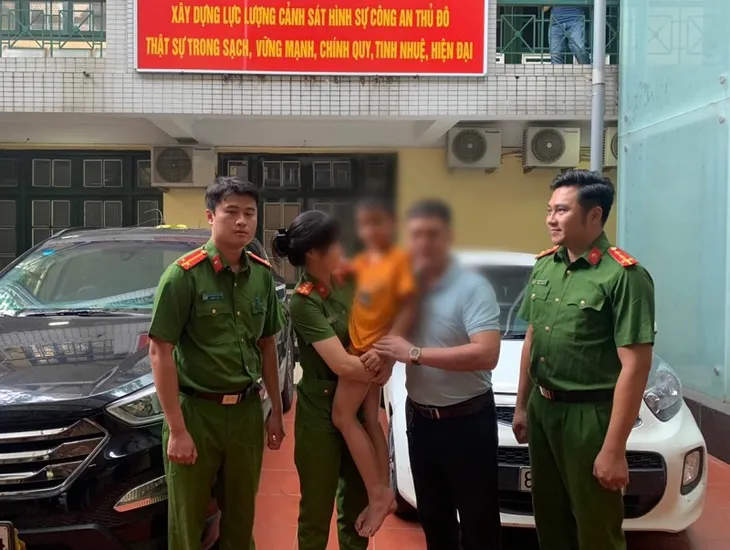 Nóng: Đã bắt được đối tượng bắt cóc trẻ em tại Hà Nội - Ảnh 4. Nóng: Đã bắt được đối tượng bắt cóc trẻ em tại Hà Nội - Ảnh 4.