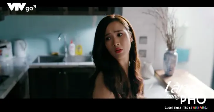 Làng trong phố - Tập 13: Làm “tiểu tam”, Nhung trơ trẽn đòi một danh phận - Ảnh 1. Làng trong phố - Tập 13: Làm “tiểu tam”, Nhung trơ trẽn đòi một danh phận - Ảnh 1.