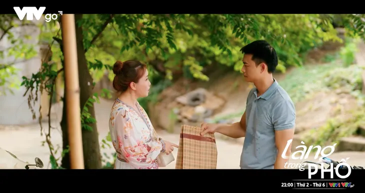 Làng trong phố - Tập 13: Hùng được nhiều phụ nữ xóm trọ si mê - Ảnh 10. Làng trong phố - Tập 13: Hùng được nhiều phụ nữ xóm trọ si mê - Ảnh 10.