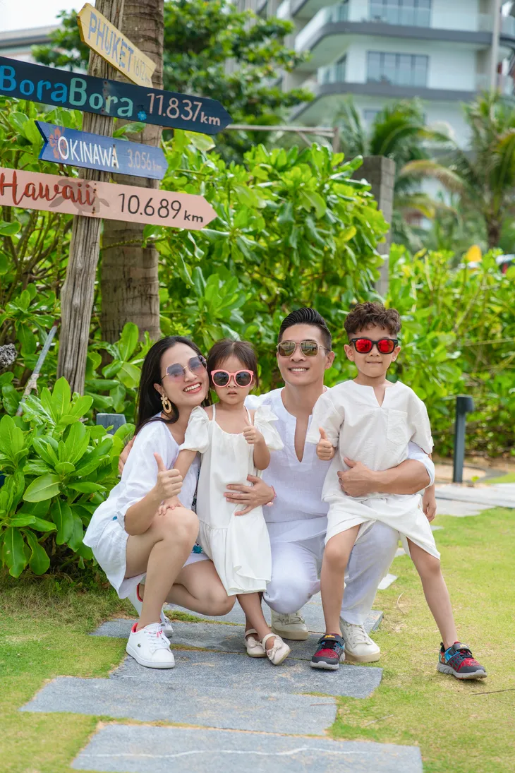 Đạo diễn Dũng khùng hiếm hoi đăng ảnh hẹn hò Bùi Lan Hương - Ảnh 3. Đạo diễn Dũng khùng hiếm hoi đăng ảnh hẹn hò Bùi Lan Hương - Ảnh 3.