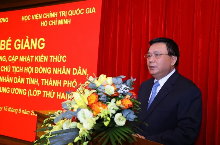 Hoàn thành cập nhật kiến thức cho cán bộ các địa phương - Ảnh 1. Hoàn thành cập nhật kiến thức cho cán bộ các địa phương - Ảnh 1.