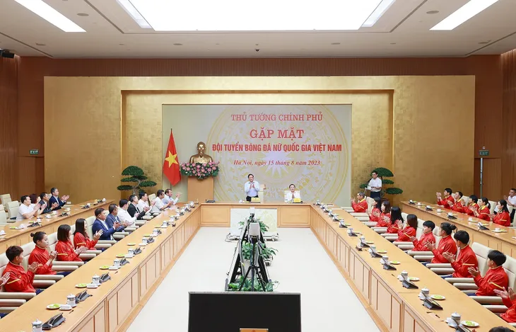 Thủ tướng Phạm Minh Chính gặp mặt, biểu dương Đội tuyển bóng đá nữ Việt Nam - Ảnh 2. Thủ tướng Phạm Minh Chính gặp mặt, biểu dương Đội tuyển bóng đá nữ Việt Nam - Ảnh 2.