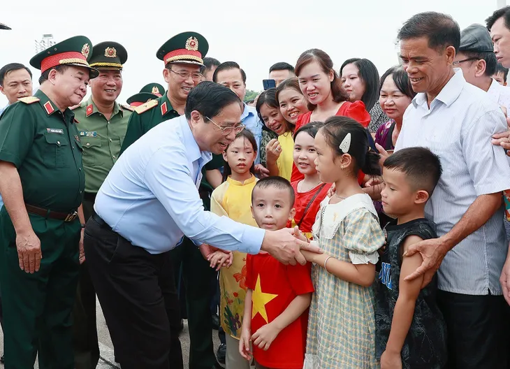 Thủ tướng kiểm tra công tác tu bổ Lăng Chủ tịch Hồ Chí Minh - Ảnh 5. Thủ tướng kiểm tra công tác tu bổ Lăng Chủ tịch Hồ Chí Minh - Ảnh 5.