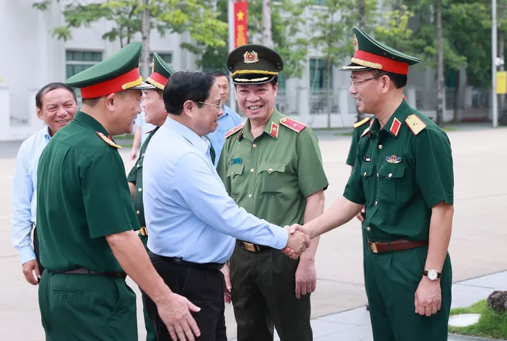 Thủ tướng kiểm tra công tác tu bổ Lăng Chủ tịch Hồ Chí Minh - Ảnh 1. Thủ tướng kiểm tra công tác tu bổ Lăng Chủ tịch Hồ Chí Minh - Ảnh 1.