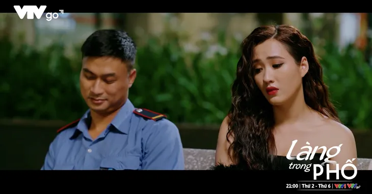 Làng trong phố - Tập 13: Buồn tủi vì cô đơn, Nhung muốn dựa vào vai Hiếu - Ảnh 9. Làng trong phố - Tập 13: Buồn tủi vì cô đơn, Nhung muốn dựa vào vai Hiếu - Ảnh 9.