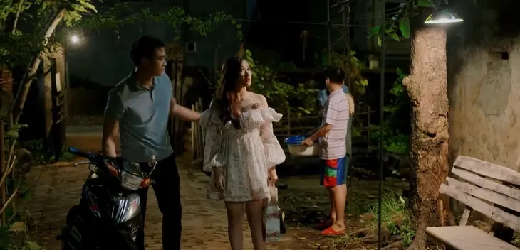 Làng trong phố - Tập 14: Đến chỗ trọ của Hùng, Nhung vùng vằng chê bẩn - Ảnh 7. Làng trong phố - Tập 14: Đến chỗ trọ của Hùng, Nhung vùng vằng chê bẩn - Ảnh 7.