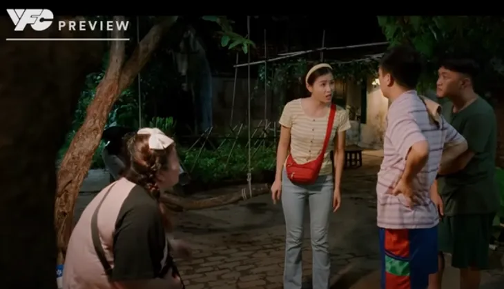 Làng trong phố - Tập 14: Xóm trọ bàn tán xôn xao về cô em gái sang chảnh của Hùng - Ảnh 1. Làng trong phố - Tập 14: Xóm trọ bàn tán xôn xao về cô em gái sang chảnh của Hùng - Ảnh 1.